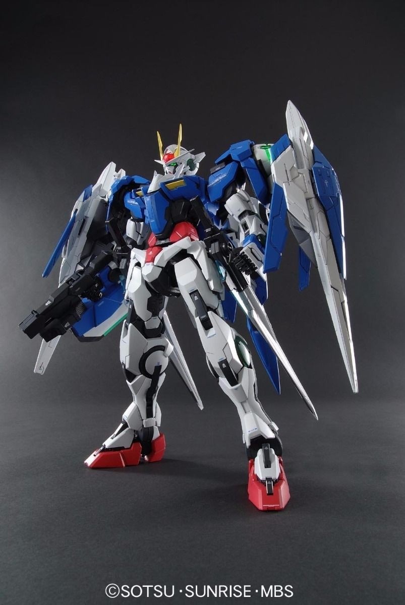 GN-0000 00 Raiser "Gundam 00", Bandai Hobby PG (Gundam Model Kit)