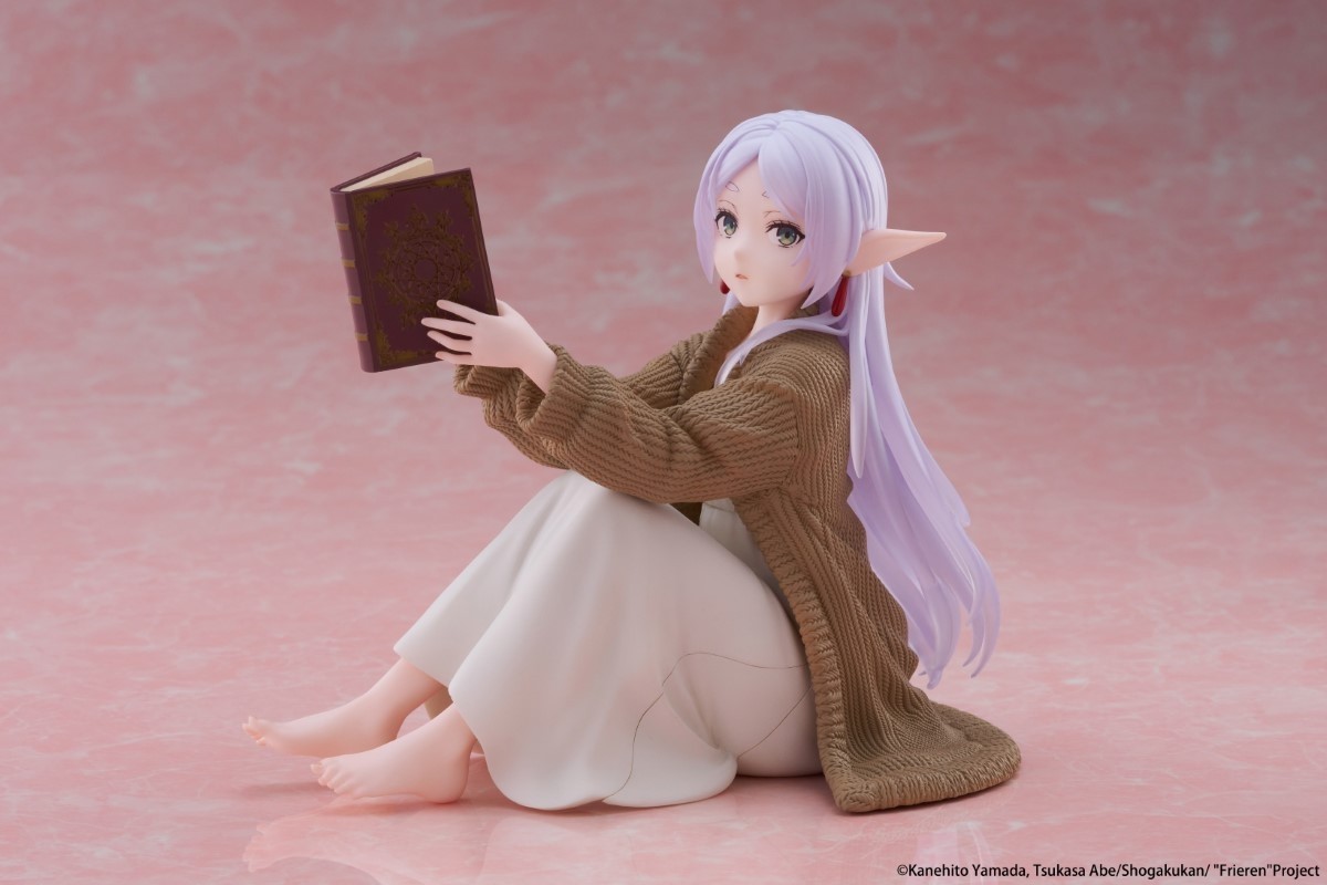 Frieren: Beyond Journey's End - Desktop Figure - Frieren (Roomwear ver.) (April 2026 Pre-Order)